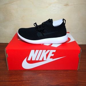 Women’s Roshe Two Flyknit V2 Black White Sneakers